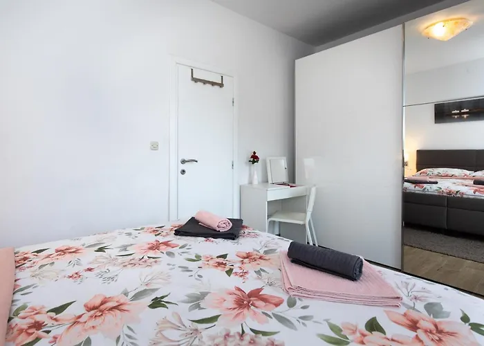 Oliva アパート *